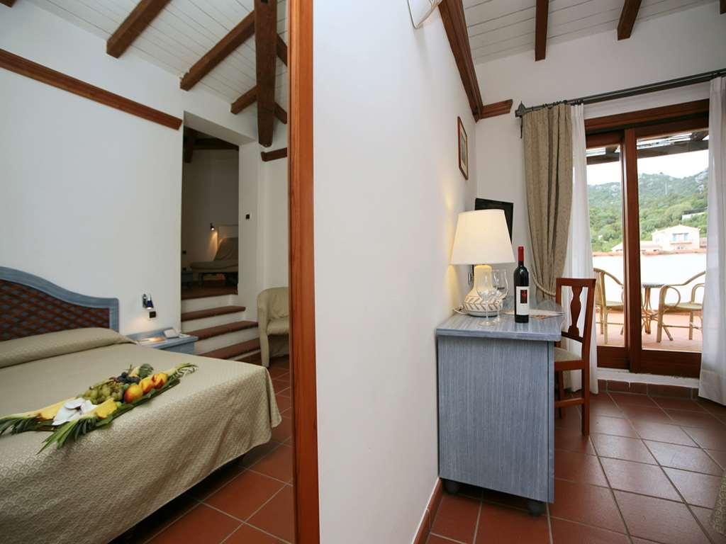 Hotel Palumbalza Porto Rotondo Ruang foto