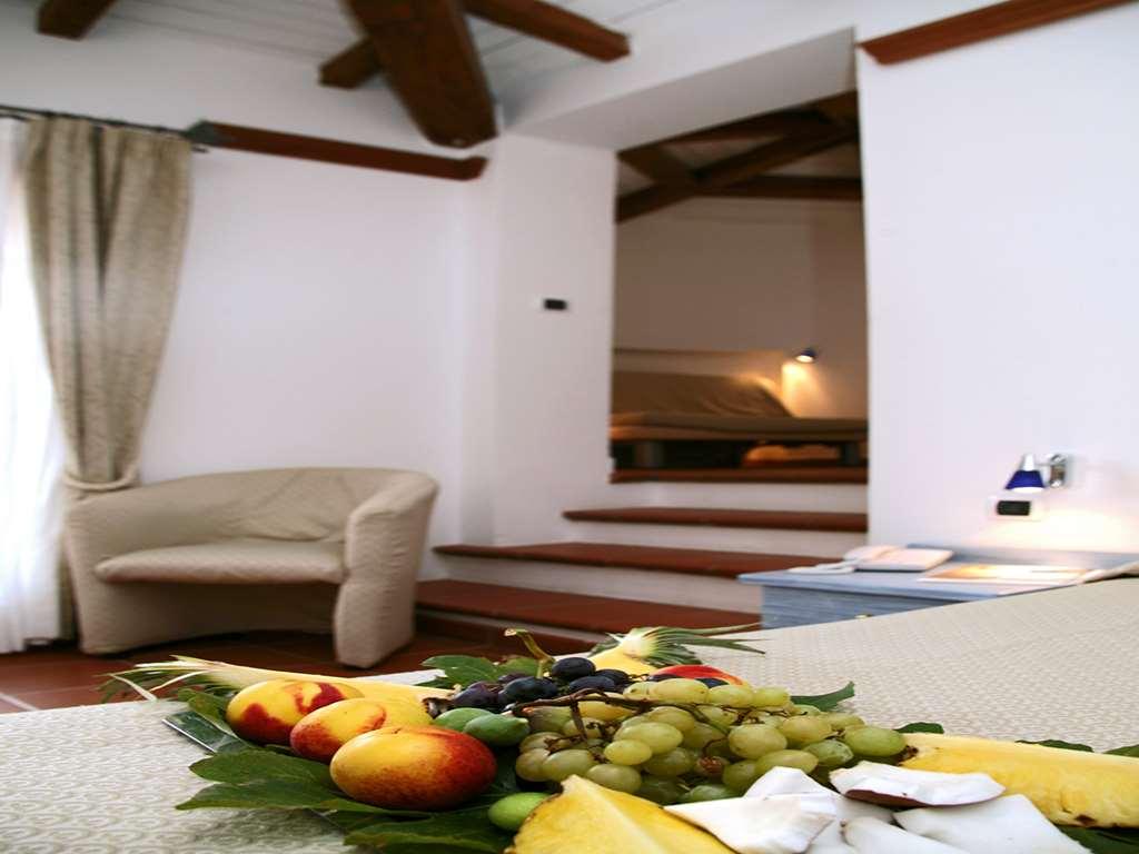 Hotel Palumbalza Porto Rotondo Ruang foto