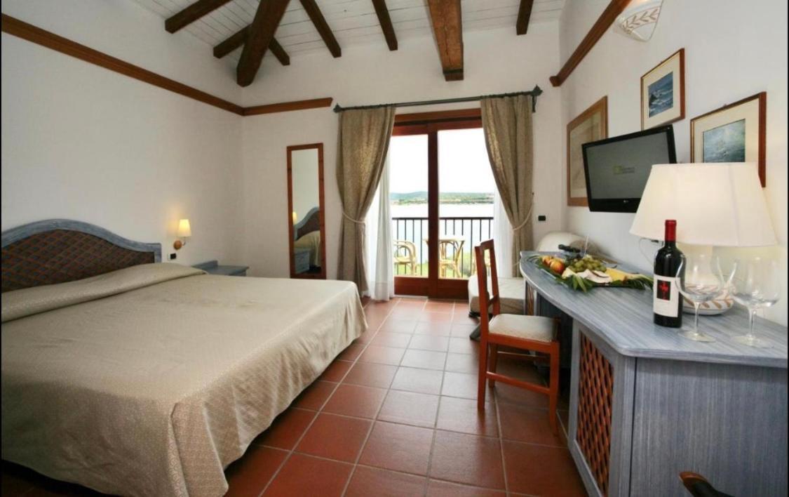 Hotel Palumbalza Porto Rotondo Ruang foto