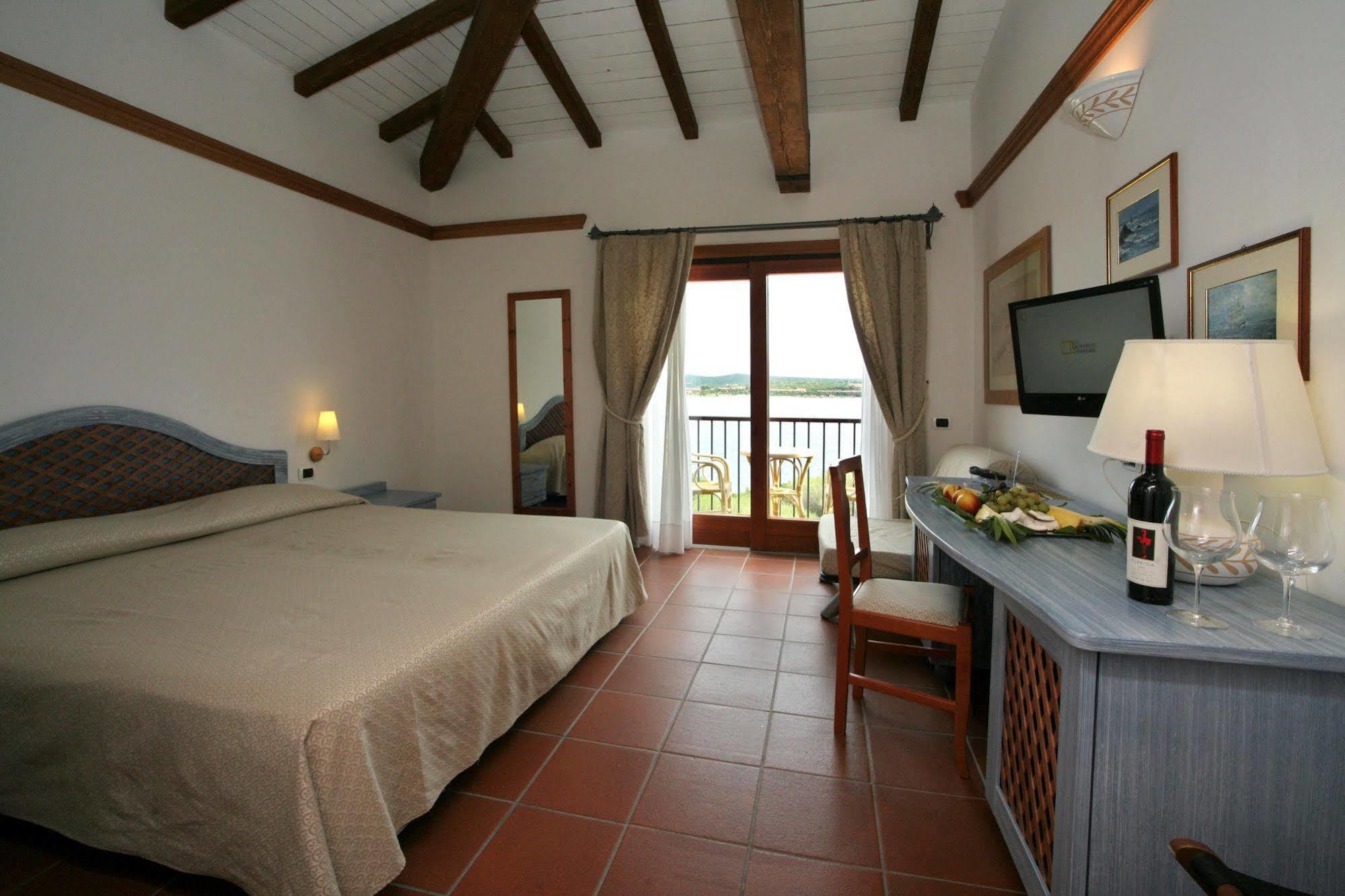 Hotel Palumbalza Porto Rotondo Bagian luar foto
