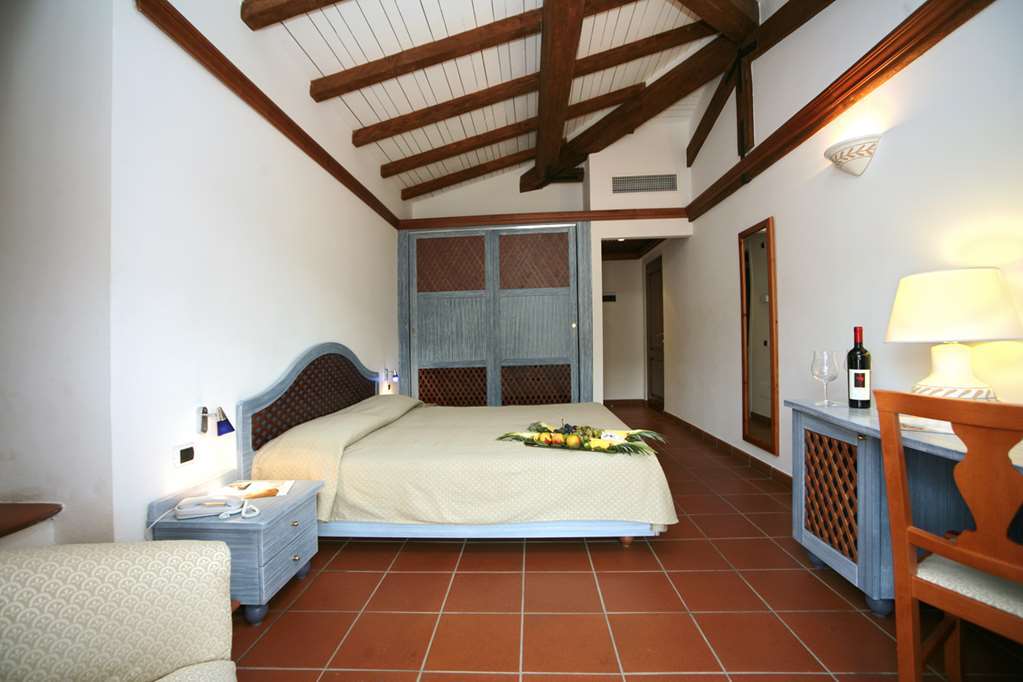 Hotel Palumbalza Porto Rotondo Ruang foto